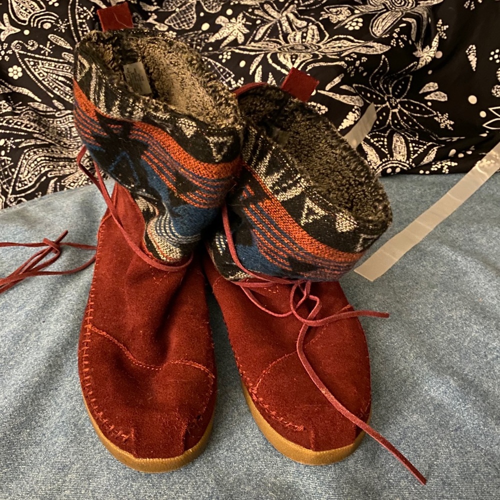 Toms boots size 8